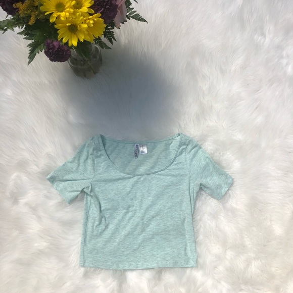 H&M Tops - H&M CROP TOP
